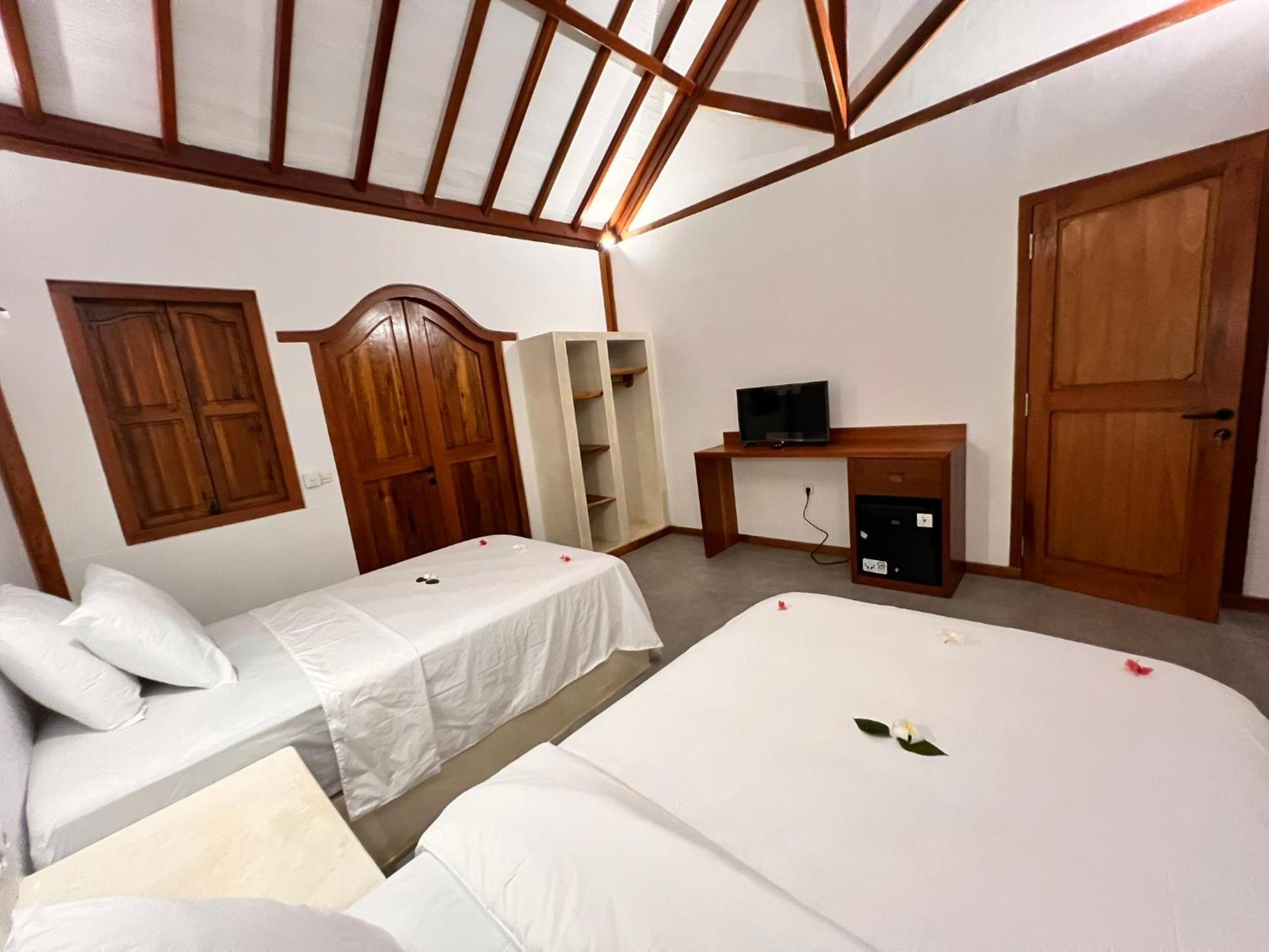 Gili Lumbung Bungalow กิลิไอร์ ภายนอก รูปภาพ