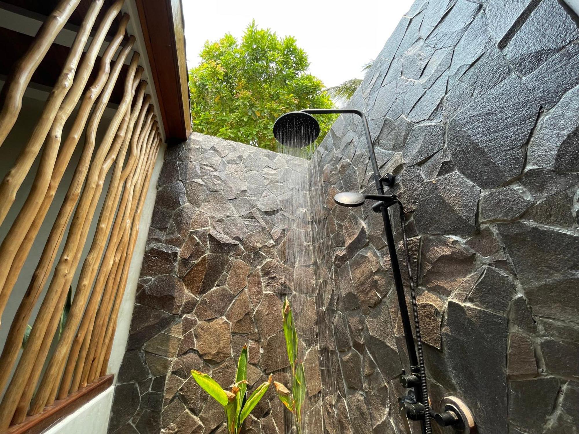 Gili Lumbung Bungalow กิลิไอร์ ภายนอก รูปภาพ